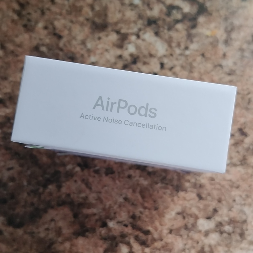 NIB Apple AirPods gen 4 WITH noise cancellation